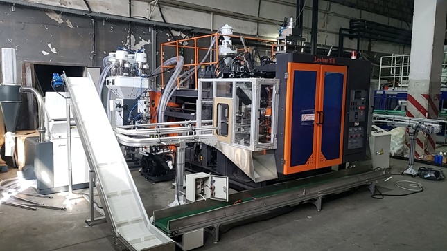 Виробництво флаконів з косим носиком